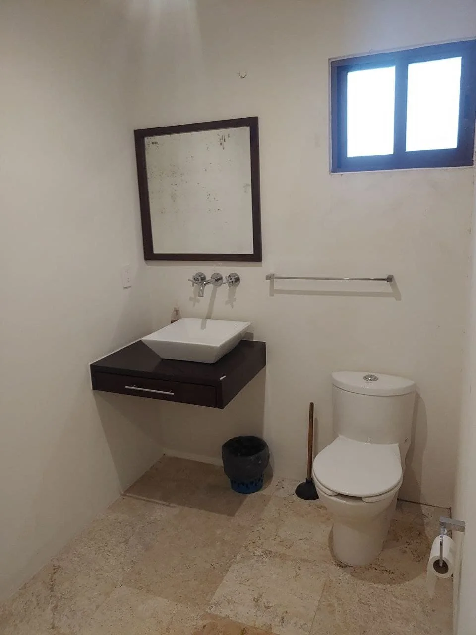 A302-1-bedroom-upstairs-bathroom