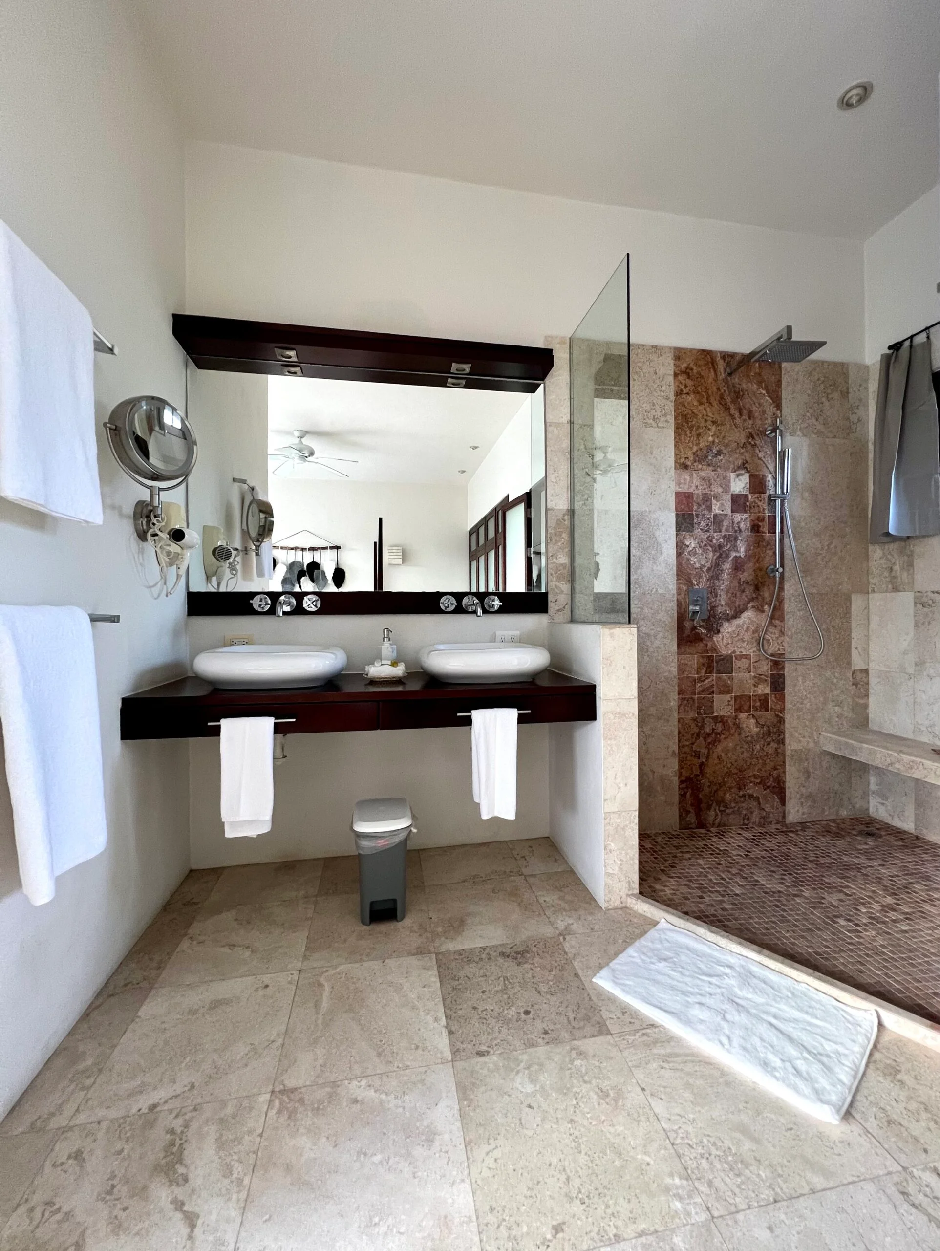 A302-12-bedrooms-bathroom-scaled