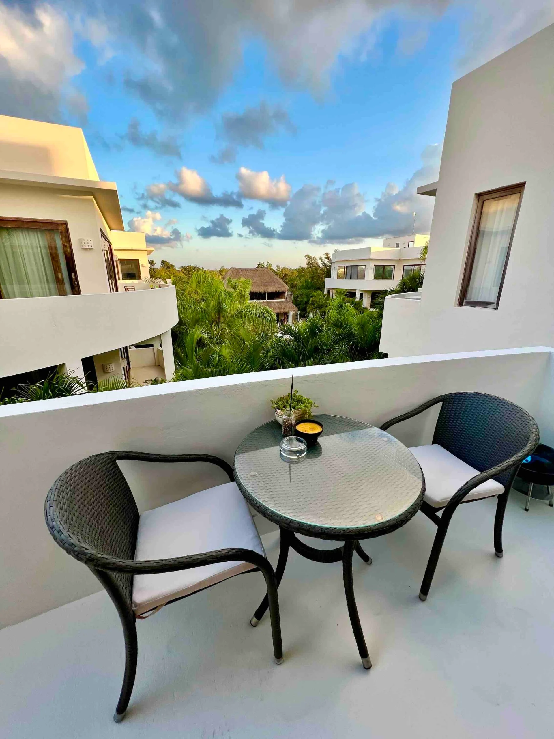 B303-Intima-balcony-scaled