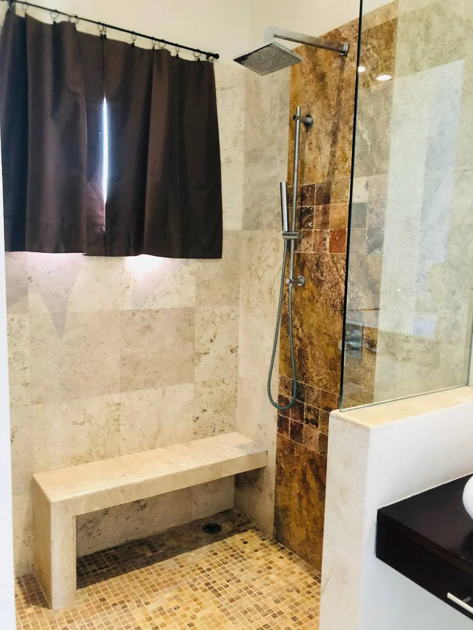 B303-Intima-shower