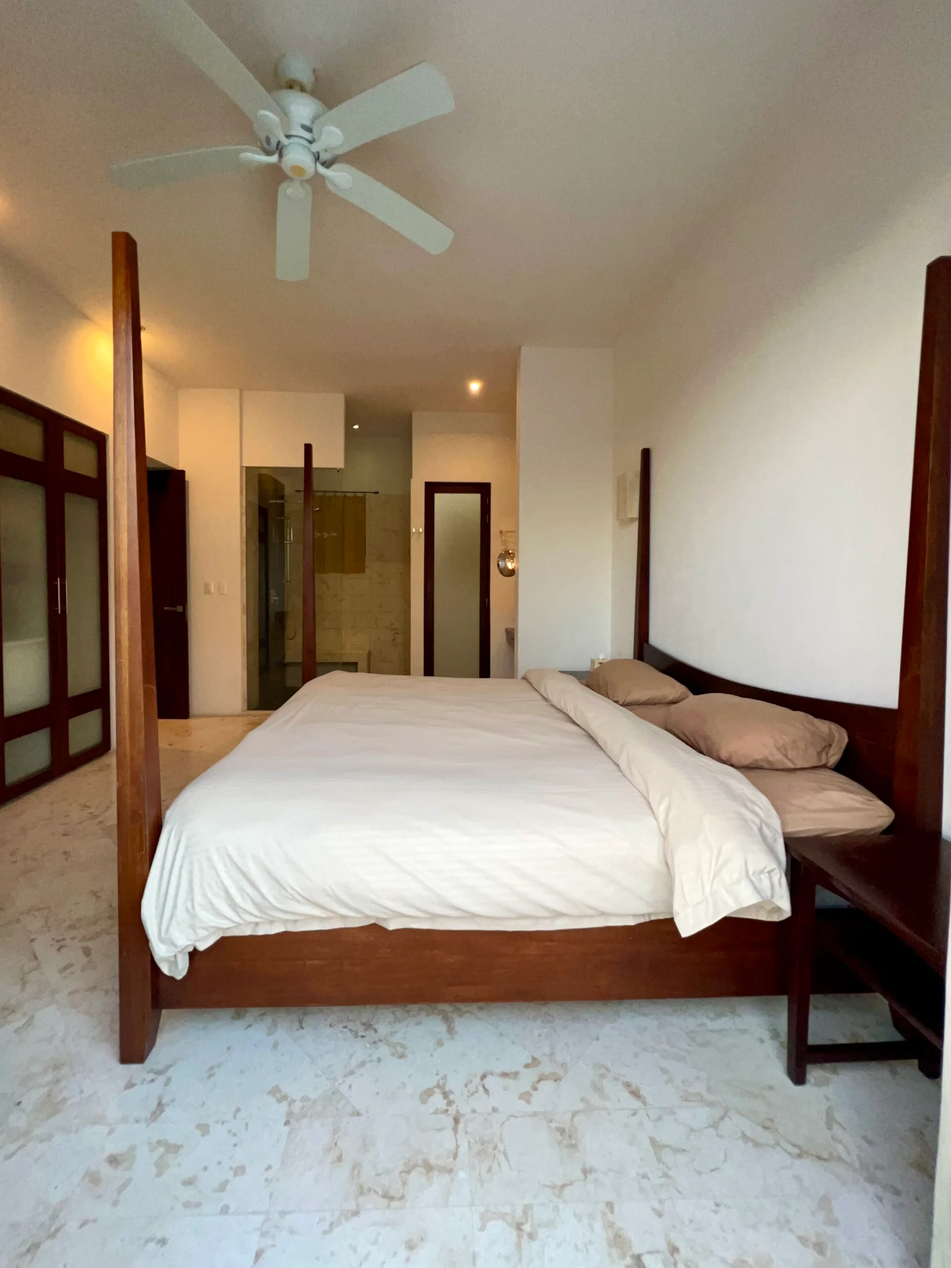 B303-intima-bedroom--scaled