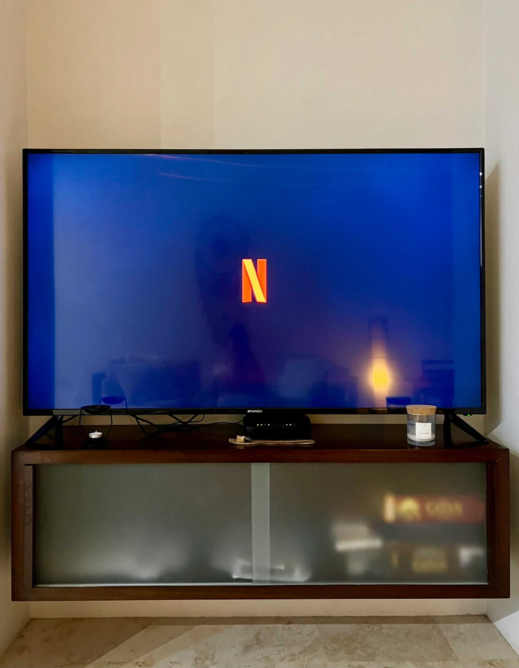 Copia-de-B303-Intima-tv-scaled